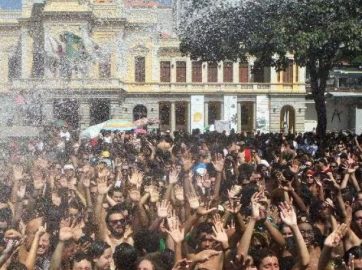 Viaje para o Carnaval sem Gastar Muito!